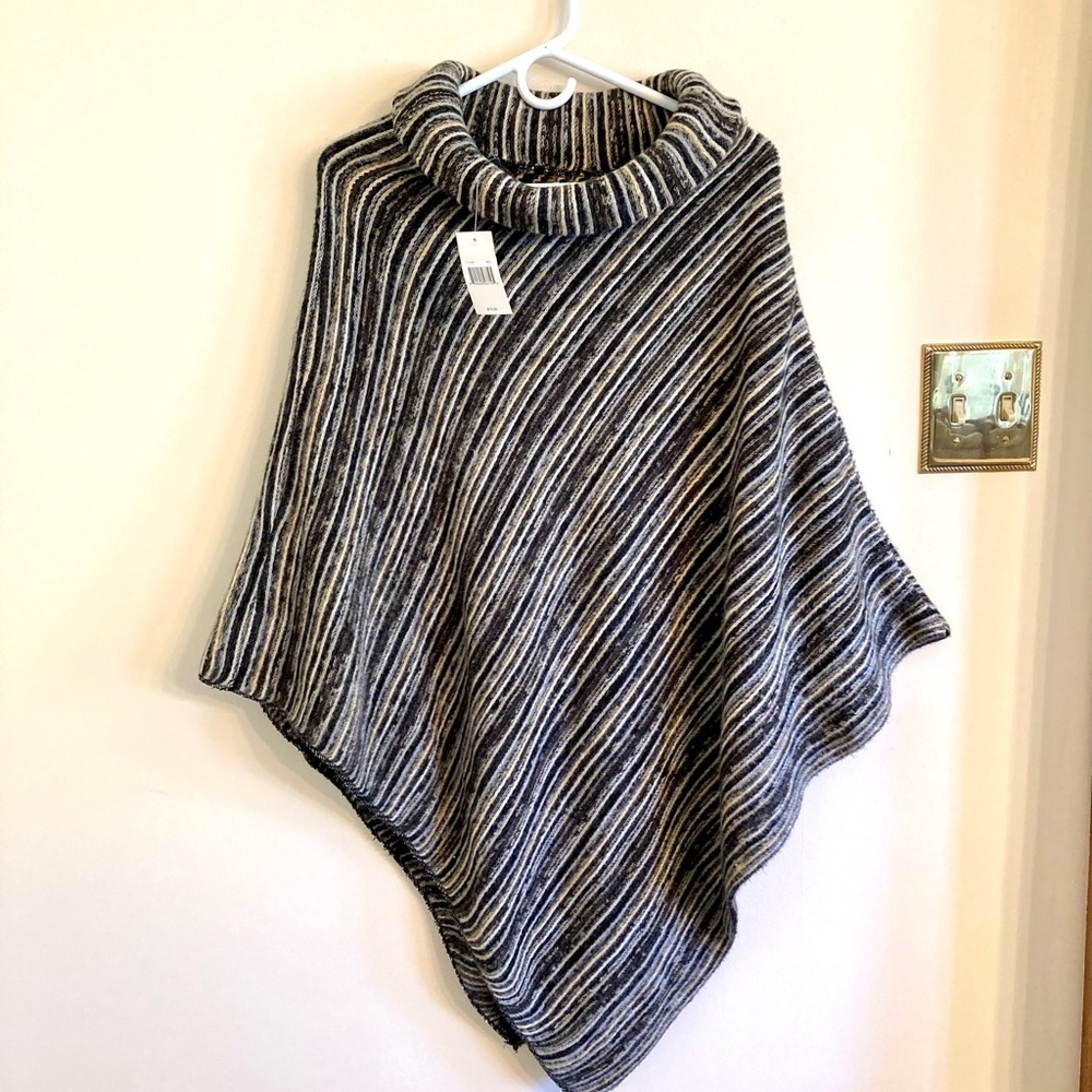 NWT Cejon Poncho - Picture 8 of 8